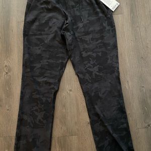 NWT lululemon on the fly pants full length sz 10